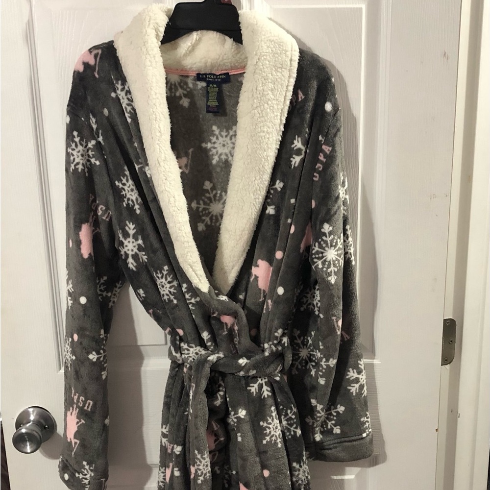 U.S Polo ASSN Womens Charcoal Grey Plush Robe With Sherpa Collar Medium